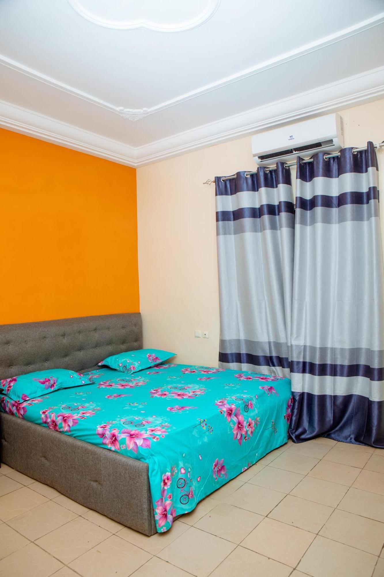 Studio Residence Condominium Ломе Экстерьер фото